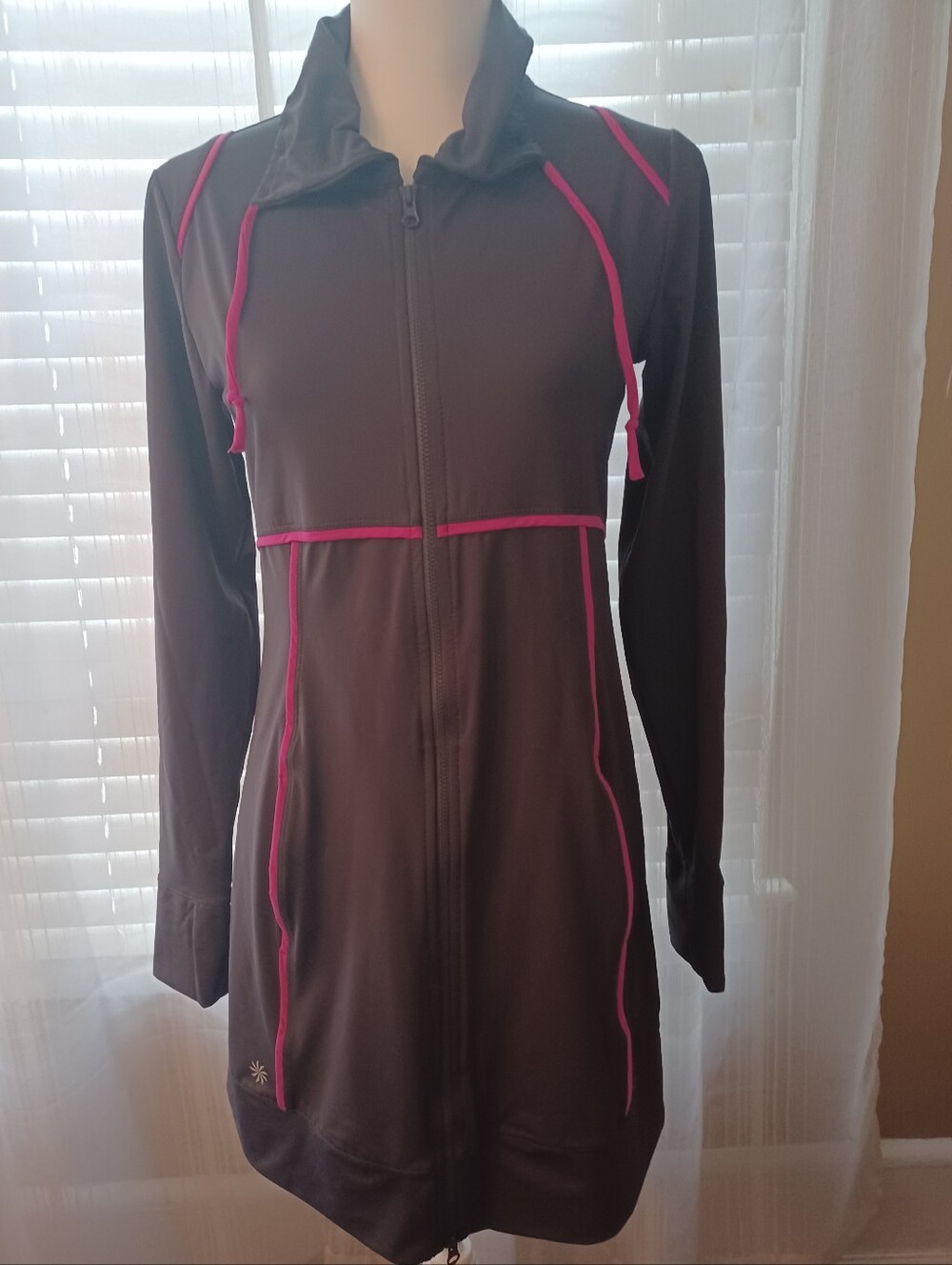 Athleta Spinnaker Long Sun Jacket Gray Asphalt/ Pink Trim